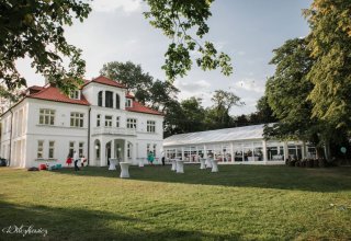 PAŁAC CZOSNOWSKICH *****