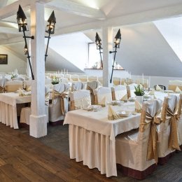 Resort pod Lasem - Sale weselne