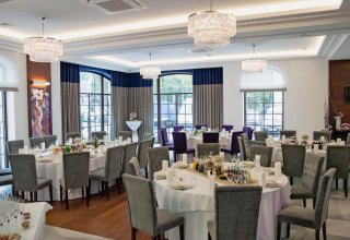 Hotel & Restauracja Dąbrówka