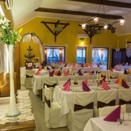 Dom nad Rozlewiskiem - Sale weselne