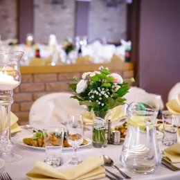 Zajazd Pod Jesionem - Sale weselne