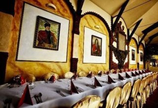 Everest Hotel & Restauracja