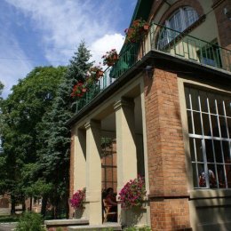 Krasny dwór - Sale weselne