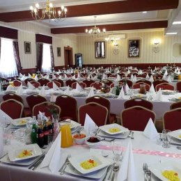 Dwór Ostoia - Sale weselne