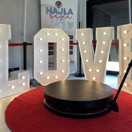 hajlabayla FOTOBUDKA 360 / ledove LOVE - Fotobudka na wesele