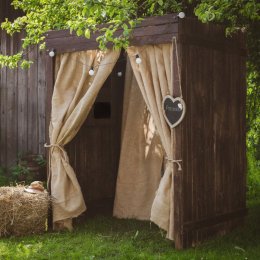 Fotobudka z drewna S. C. - Fotobudka na wesele