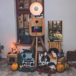 Wood You Look - fotobudka drewniana - Fotobudka na wesele