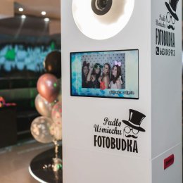 Fotobudka Pudło uśmiechu 360 i klasyczna - Fotobudka na wesele