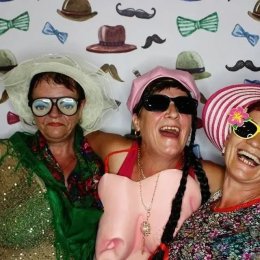 Fotobudka "I cyk foteczka!", Napis LOVE, Ciężki dym - Fotobudka na wesele