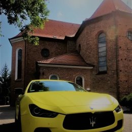 Maserati Ghibli sportowa elegancja w dniu ślubu - Auto do ślubu