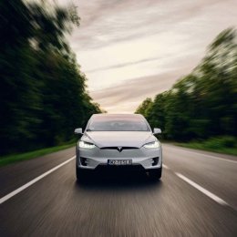 Tesla Warszawa - Auto do ślubu