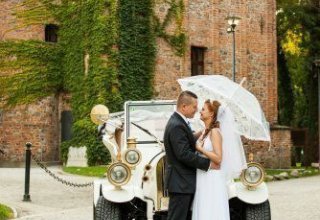 Samochód do ślubu imprezy Wołów