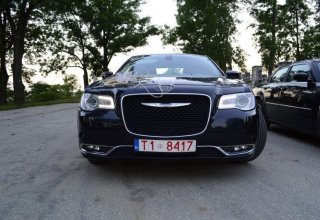 Nowy Chrysler 300 do ślubu, oryginalny