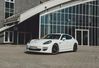 Auto do ślubu Porsche Panamera