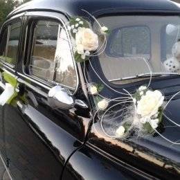 Garbata Warszawa w Poznaniu - Auto do ślubu