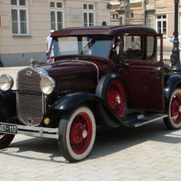 Muzeum Motoryzacji i Techniki Samochody retro - Auto do ślubu