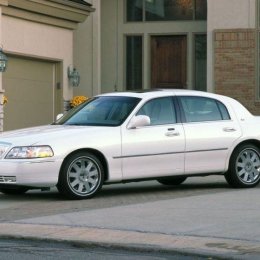 Wynajem Limuzyn / CADILLAC / LINCOLN TOWN CAR - Auto do ślubu