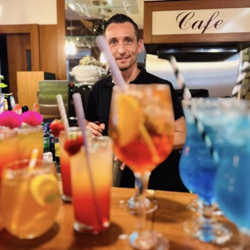 Mobilny ZanziBar usługi barmańskie - Barman na wesele
