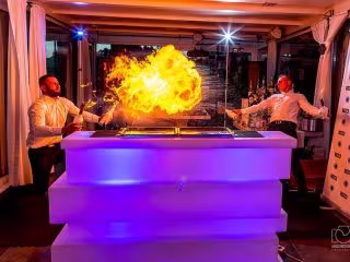 Barmans Flair Team-pokaz barmański, barman na wesele