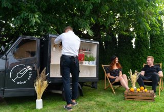 WINE NOT? Prosecco Van