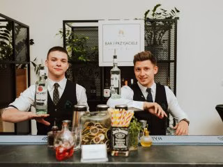 Bar i Przyjaciele