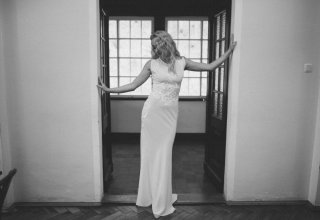 Salon Sukien Ślubnych White