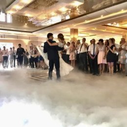 Taniec w chmurach ciężki dym dekoracje napis LOVE - Ciężki dym