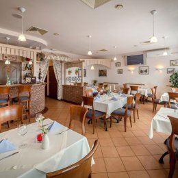 Sala weselna w Klaudynie - Garnitury ślubne