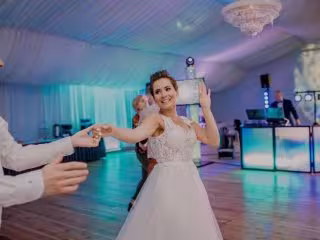 DJ Anzel - prezenter muzyczny, wokalista, saksofon, akordeon