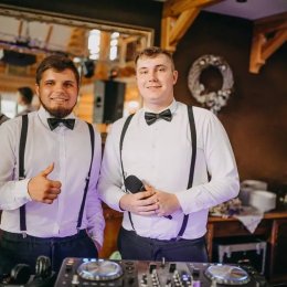 Muzyczni - Oprawa muzyczna wesel i eventów - Zespoły weselne
