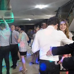 DJ CoSmO ponad 25 lat w branży jako DJ-Wodzirej-Prezenter. - Zespoły weselne