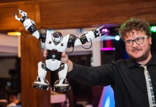 DJ GEMER, wodzirej, konferansjer, animator.Dekoracja led