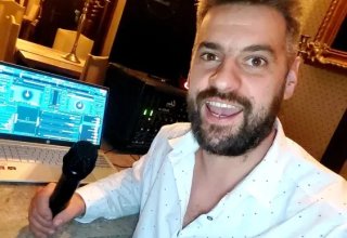 Yabol - DJ, konfernansjer, wokalista, klawiszowiec