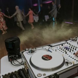 Bibaworks - Pracownia Imprez Niebanalnych - DJ na wesele