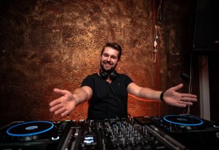 DJ i SHISHA Karol Wojtaś