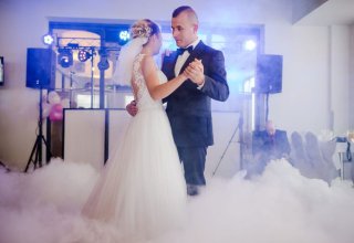 DJ / Wodzirej - napis LOVE, ciężki dym, fotobudka