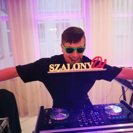 Prezenter Muzyczny Adam Szydłowski - DJ na wesele