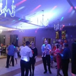 Dj Kamil, wodzirej, ciężki dym, dekoracja sali światłem Led - DJ na wesele