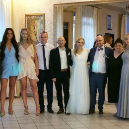 DJ Tomek - biesiada z gitarą przy stołach - DJ na wesele