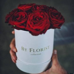 By Florist - bukiety w pudełkach z kwiatów żywych i wiecznych róż - Bukiety ślubne