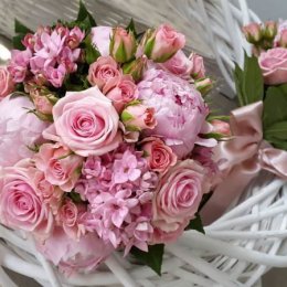 Kwiaciarnia Frezja s.c. - Bukiety ślubne