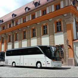 SZYMKAR autokary i busy - Wynajem busów