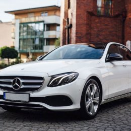 Luksusowy transport gości VIP Mercedes E 2019 bus Mercedes V 2019 Vito - Wynajem busów