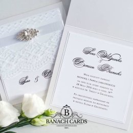 Pracownia Banach Cards -zaproszenia zdobione broszkami - Zaproszenia ślubne
