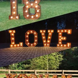 Weselomaniacy Napis Love - Dekoracje świetlne