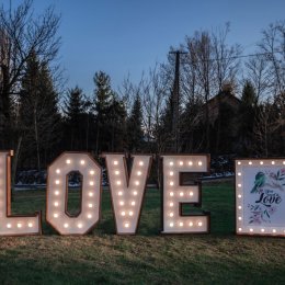 Fotobudka Camper Napis Love - Dekoracje świetlne