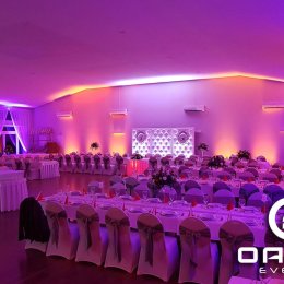 Dekoracja światłem, napis LOVE, taniec w chmurach, pikowana ścianka - Dekoracje świetlne