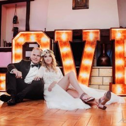 Golden Show Napis LOVE - Dekoracje świetlne