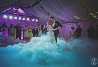 DEKORACJA ŚWIATŁEM | CIĘŻKI DYM | ŚWIATŁO Architektoniczne 