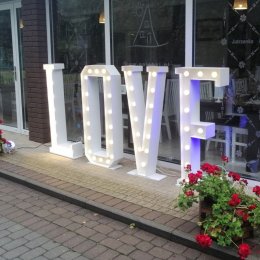 Napis LOVE - wynajem - Dekoracje świetlne